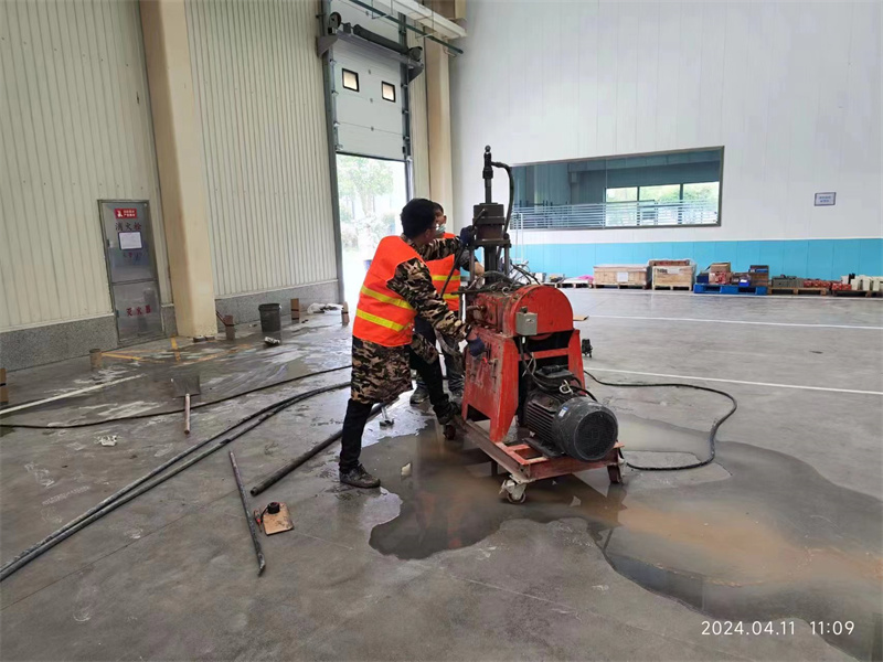 大庆厂房地面下沉塌陷注浆加固施工